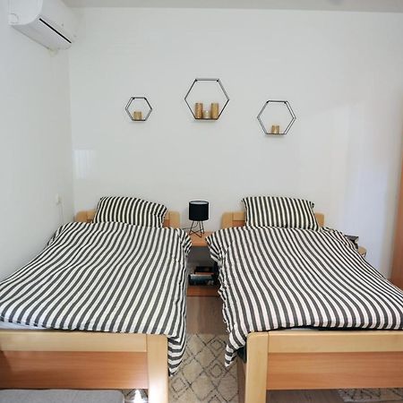 Studio Apartman Bandb Dakovo Exterior photo